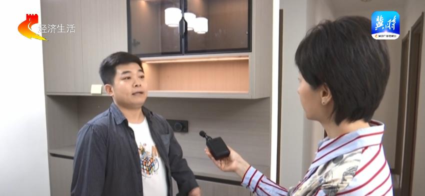 DƬ